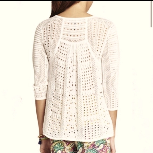 BCBGMAXAZRIA knit top - Picture 4 of 9